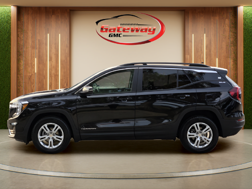 Used 2024 GMC Terrain SLE w/ Driver Convenience Package FWD image 8