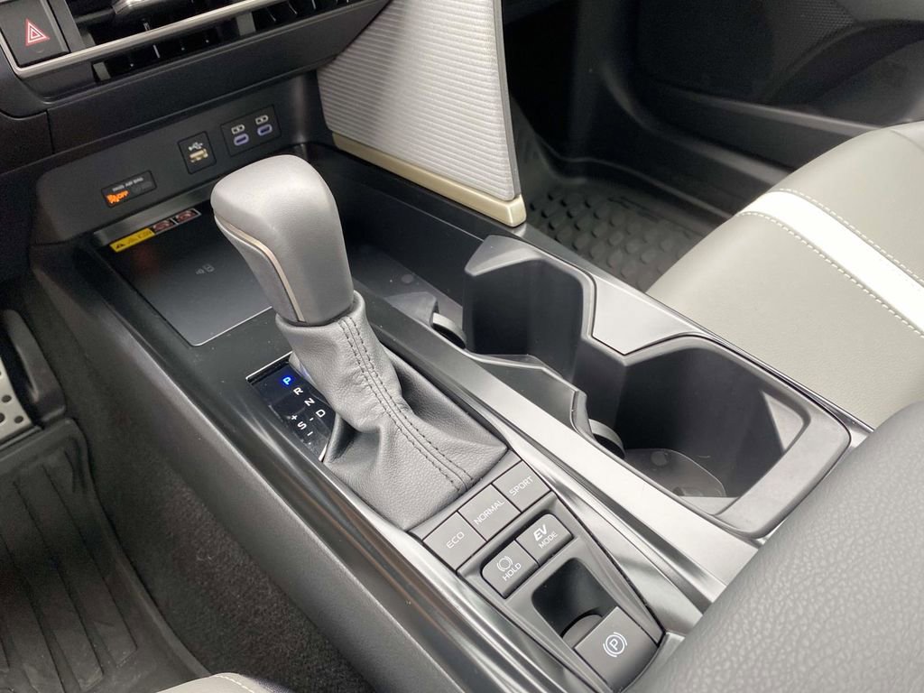 Used 2026 Toyota Camry SE FWD image 26