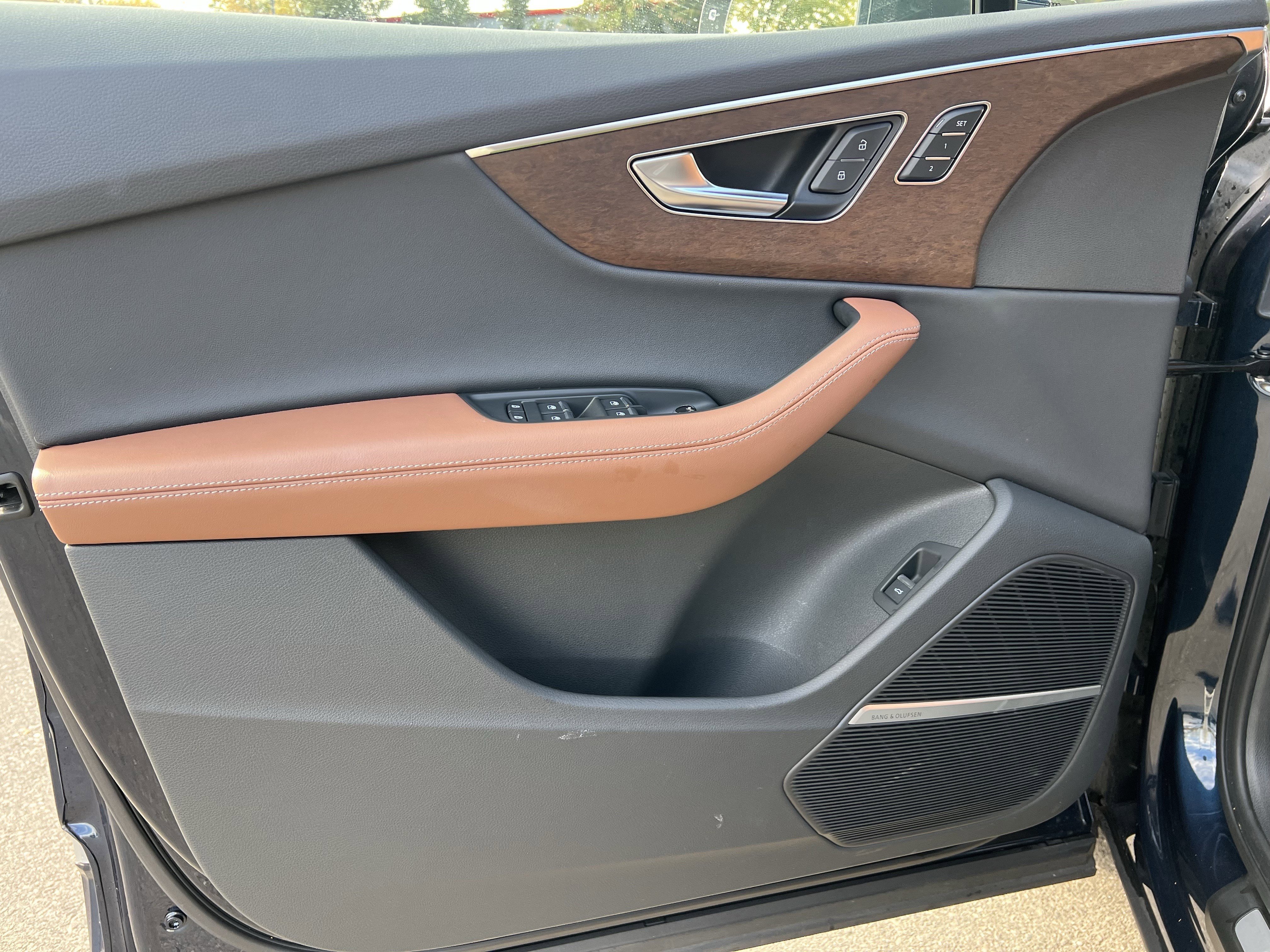 Certified 2025 Audi Q7 2.0T Premium Plus image 12