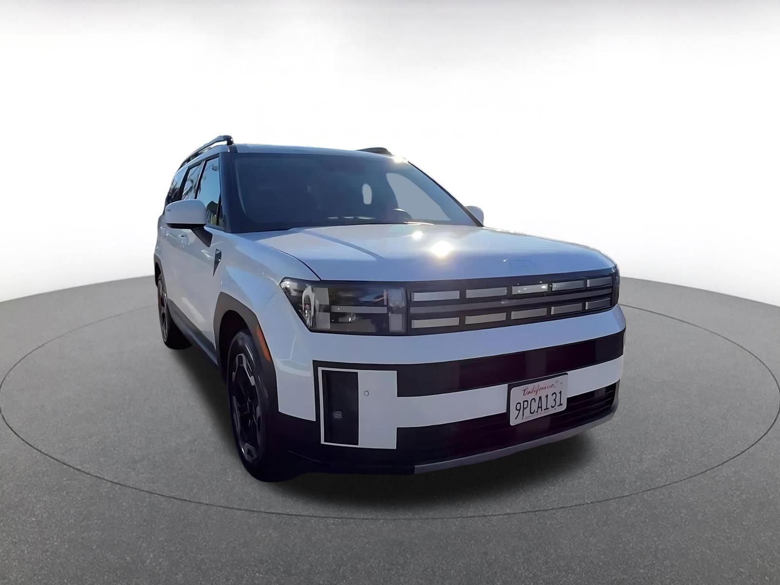 Used 2025 Hyundai Santa Fe SEL image 3