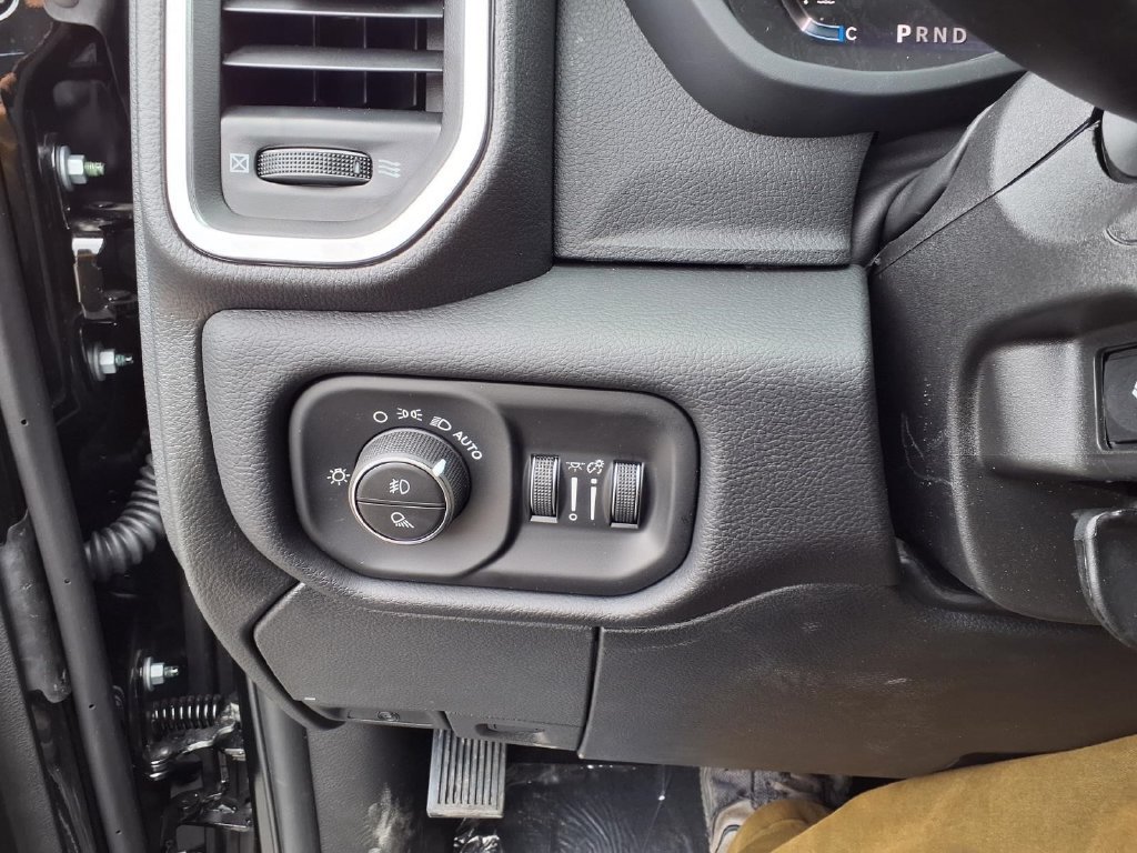 New 2027 RAM 2500 Laramie AWD/4WD image 16