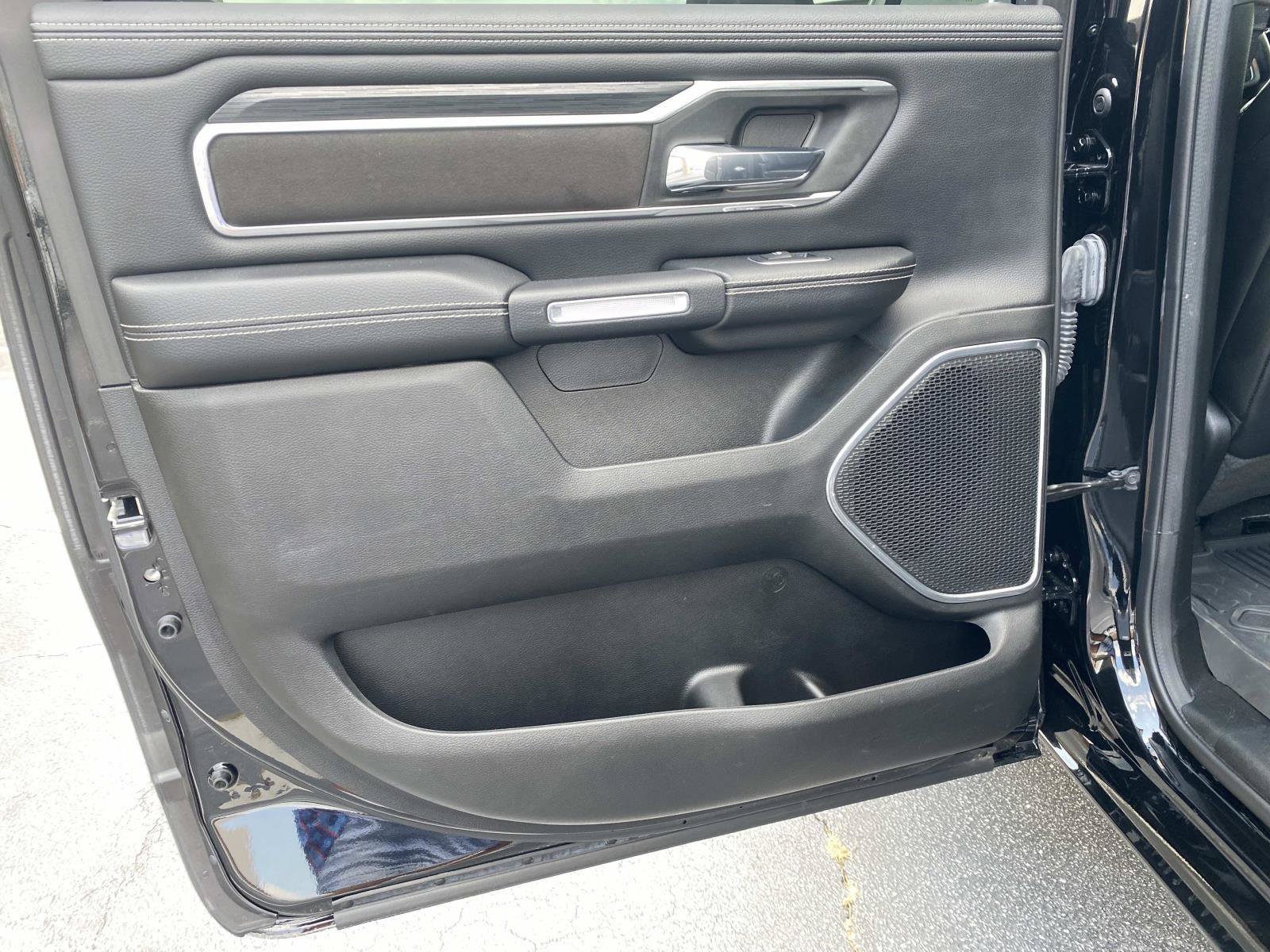 Used 2023 RAM 1500 Laramie AWD/4WD image 19