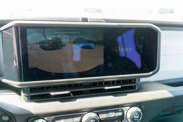 New 2026 Jeep Gladiator Sport AWD/4WD image 18