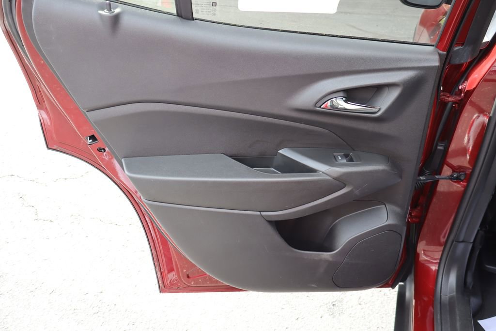 Used 2024 Chevrolet Trax RS w/ Driver Confidence Package FWD image 19