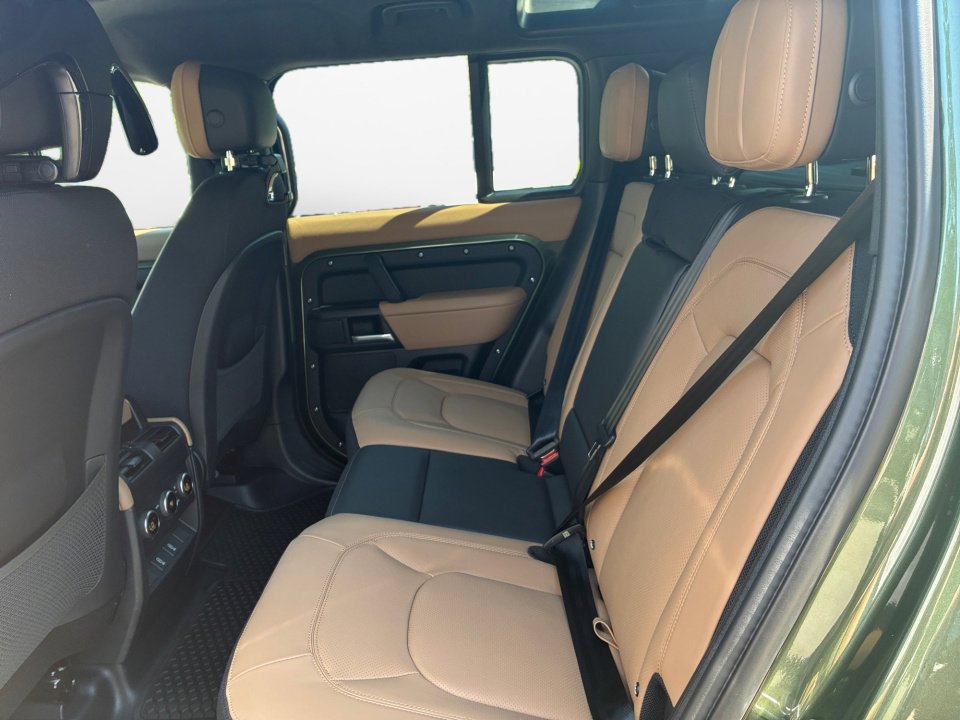 New 2026 Land Rover Defender 110 X AWD/4WD image 13