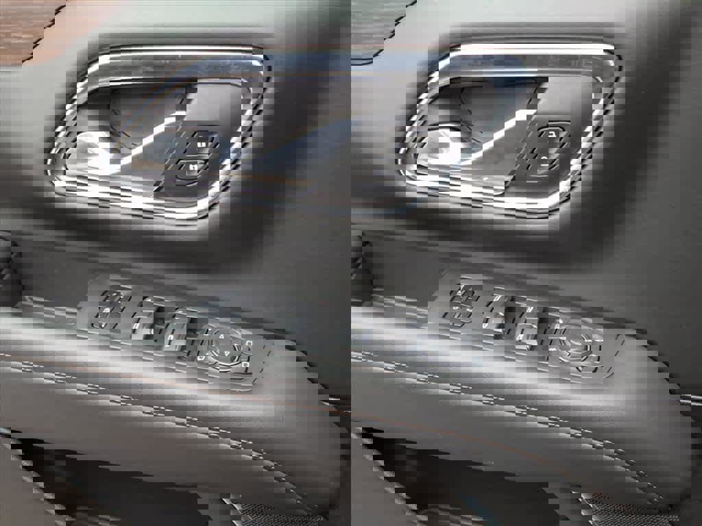 Used 2021 Chevrolet Tahoe High Country w/ Premium Package image 21