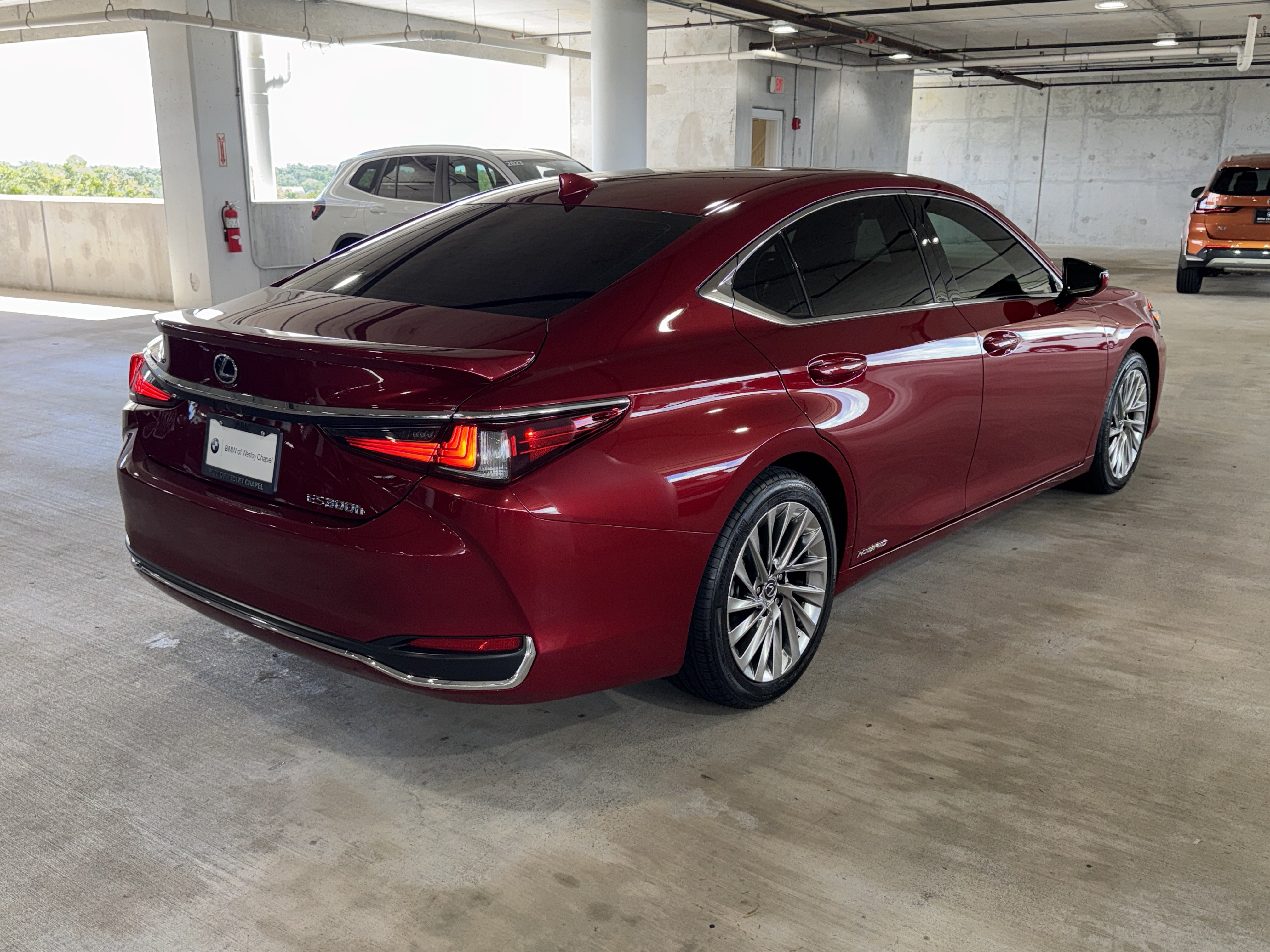 Used 2022 Lexus ES 300h Ultra Luxury w/ Accessory Package 2 FWD image 8