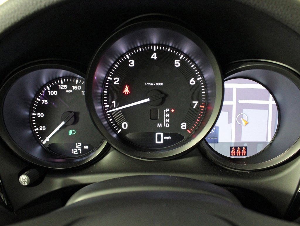 Used 2025 Porsche Macan image 22