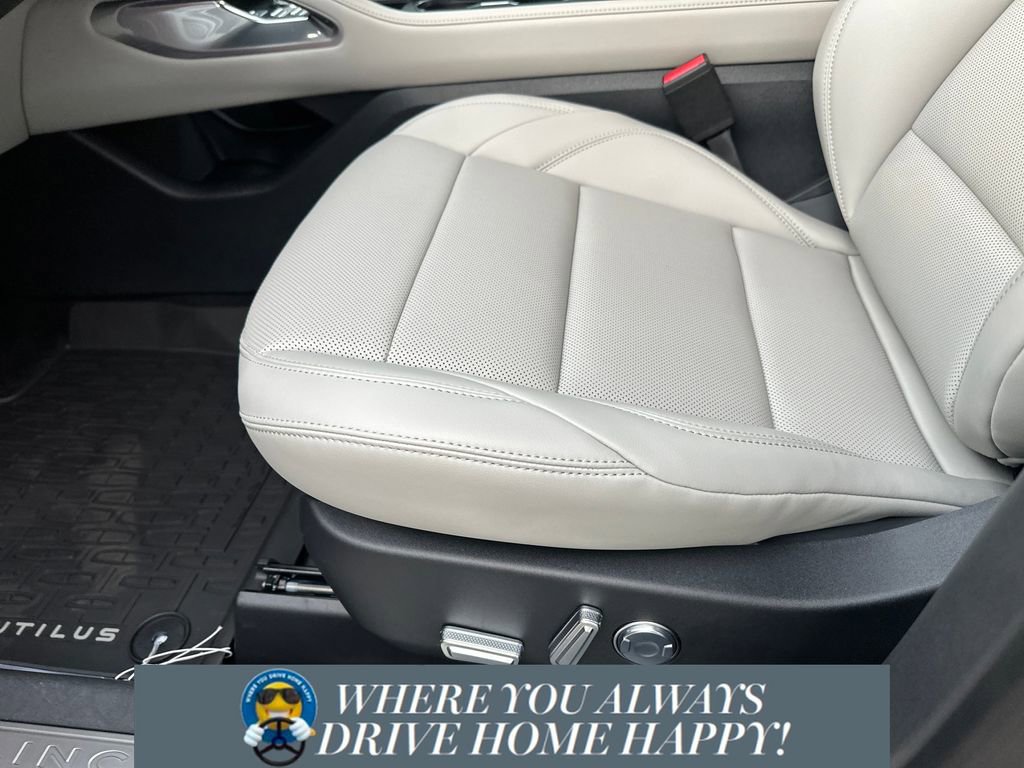 New 2026 Lincoln Nautilus Premier w/ Jet Appearance Package image 8