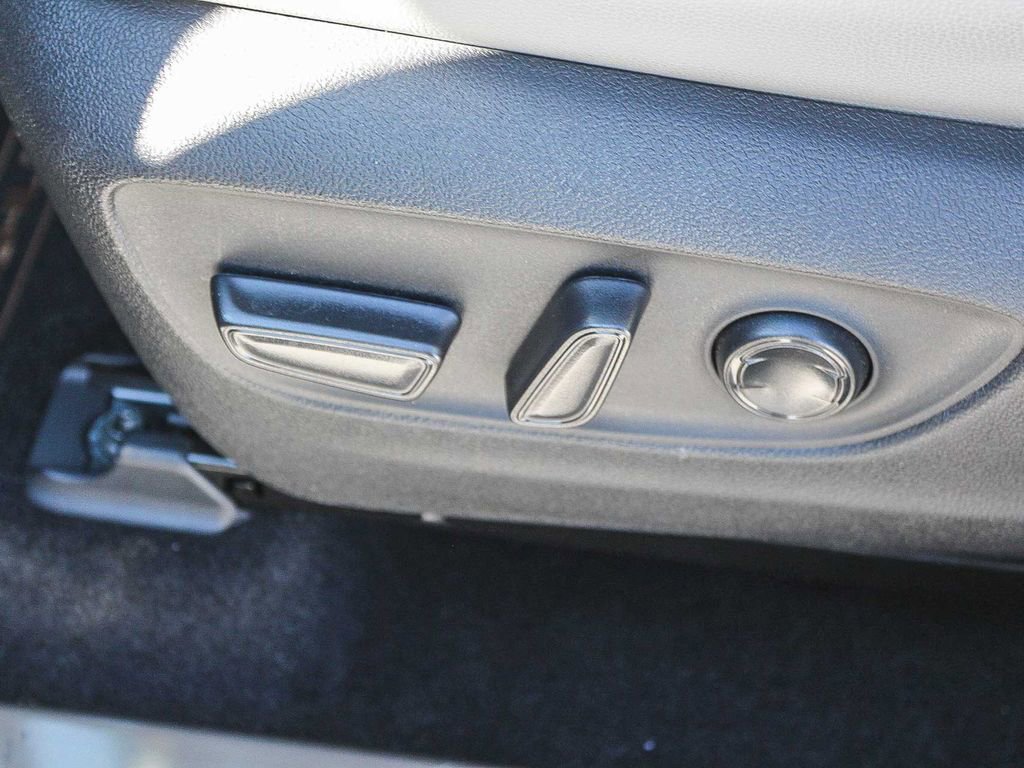 Used 2023 Toyota Highlander Bronze Edition image 22