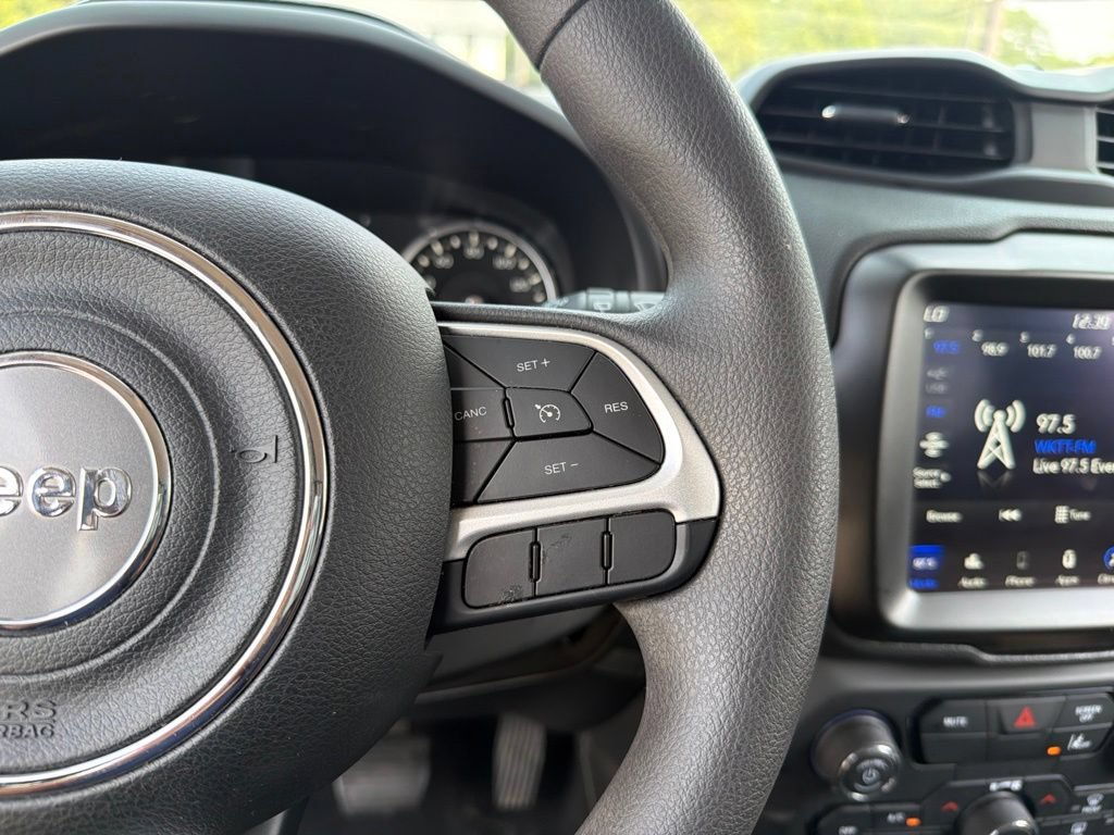 Used 2023 Jeep Renegade Latitude AWD/4WD image 17