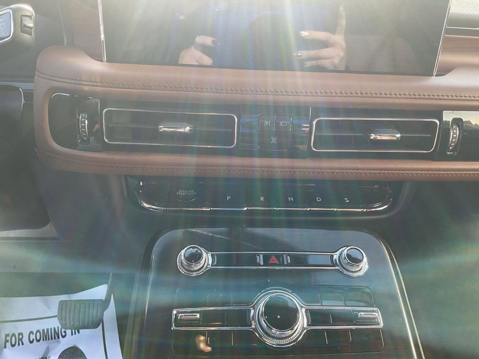 Used 2023 Lincoln Nautilus Reserve image 16