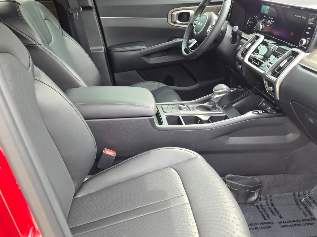 Used 2023 Kia Sorento S image 5