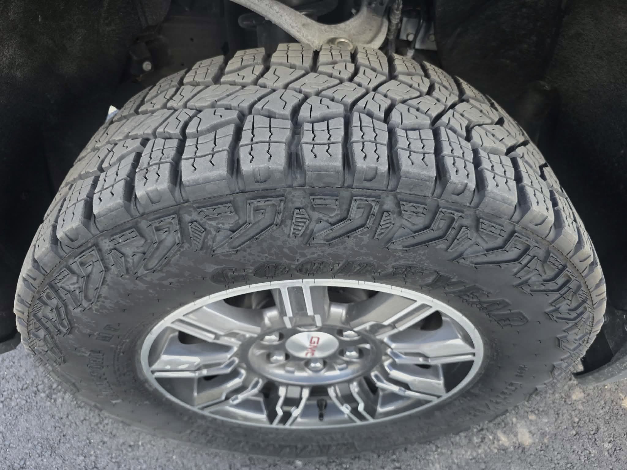 Used 2025 GMC Sierra 1500 AT4 image 11
