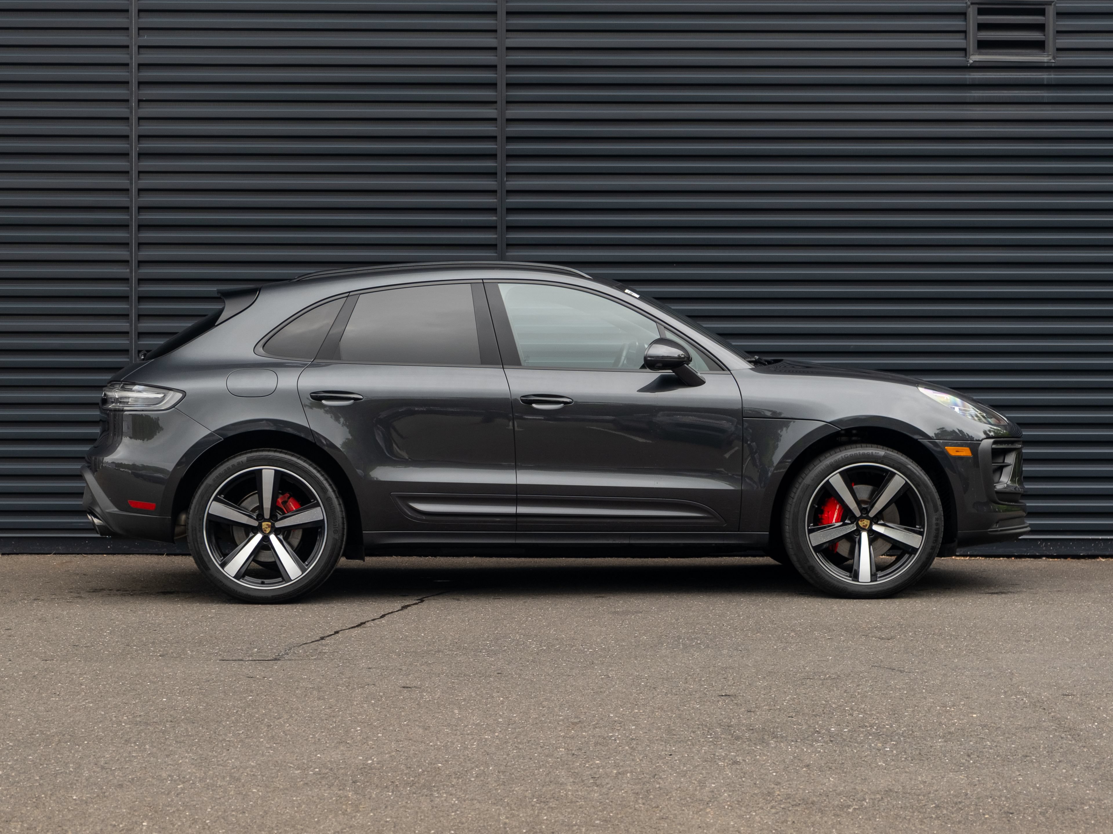 Certified 2024 Porsche Macan S AWD/4WD image 9