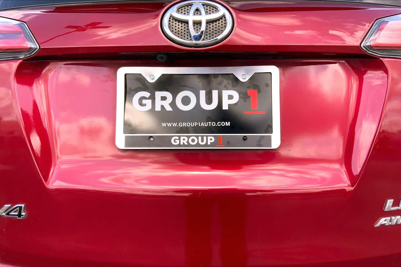Used 2018 Toyota RAV4 LE w/ All Weather Liner Package AWD/4WD image 30