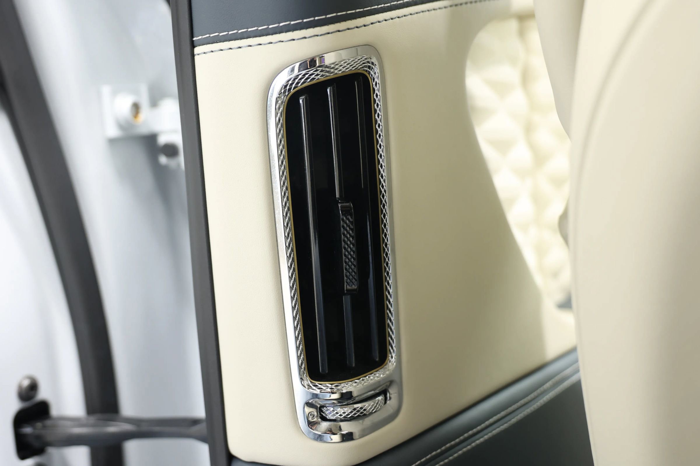 Used 2020 Bentley Flying Spur W12 w/ First Edition Specification image 97