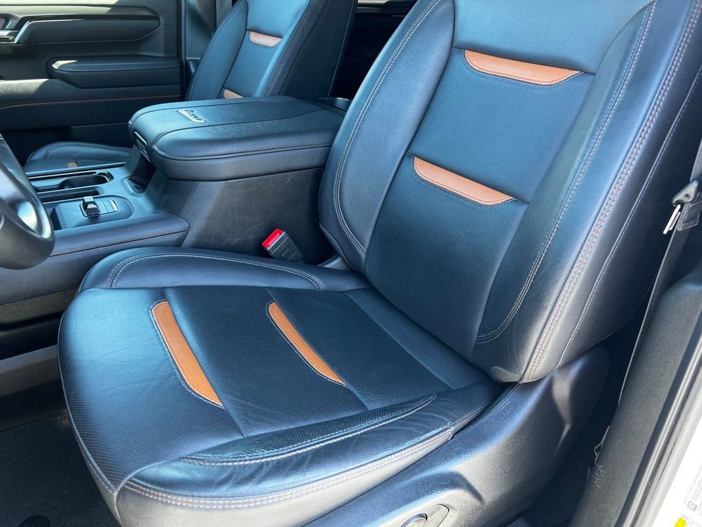Used 2025 GMC Sierra 2500 AT4 image 12