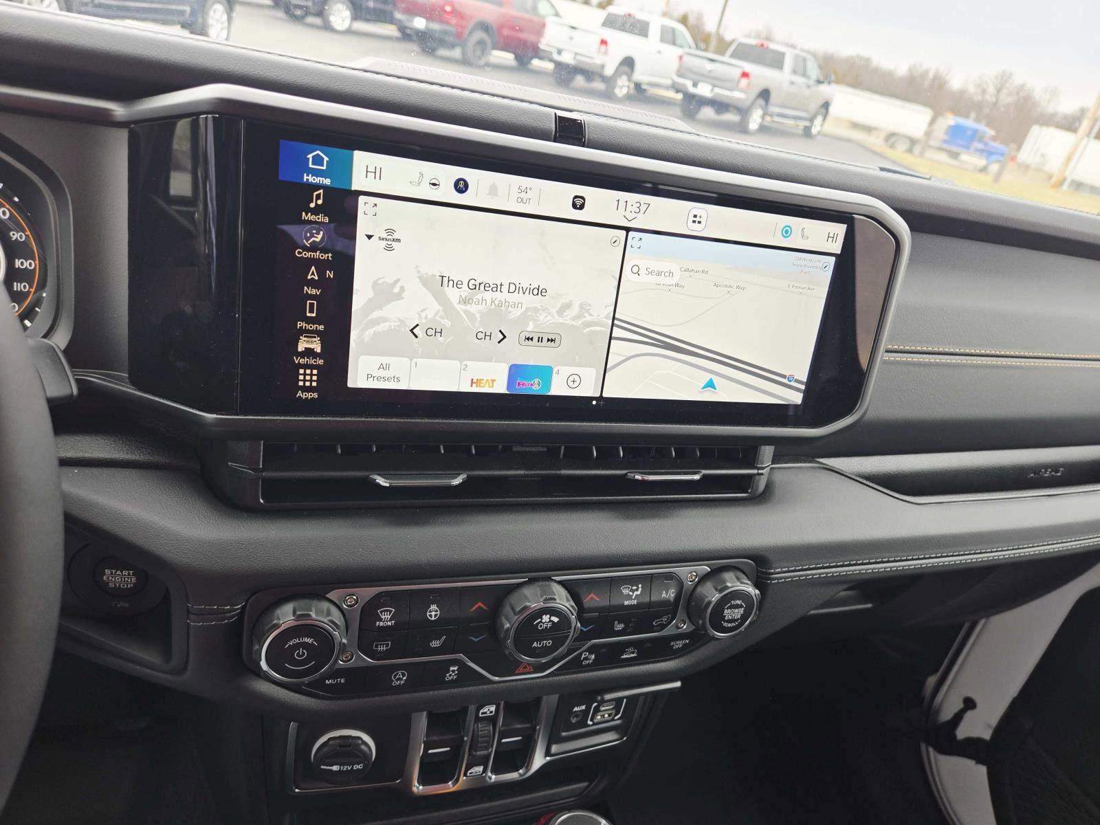 Used 2025 Jeep Wrangler Sahara w/ Safety Group image 30