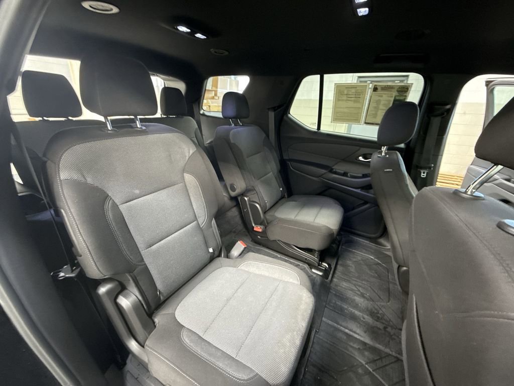 Certified 2023 Chevrolet Traverse LT FWD image 36