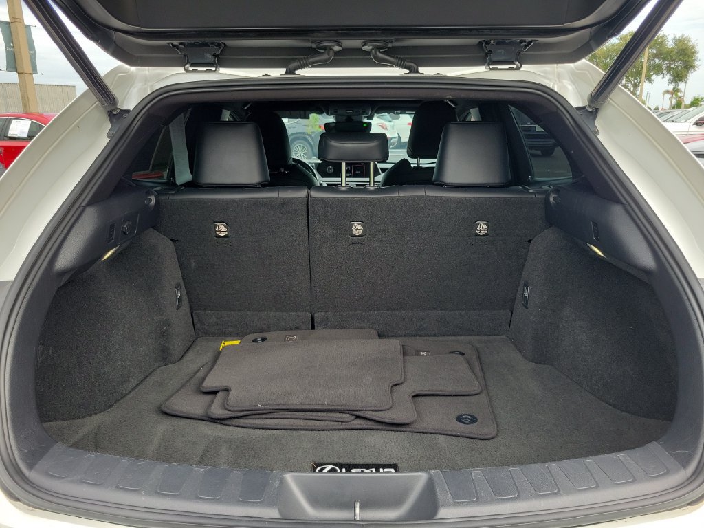 Used 2021 Lexus UX 200 w/ Premium Package FWD image 9