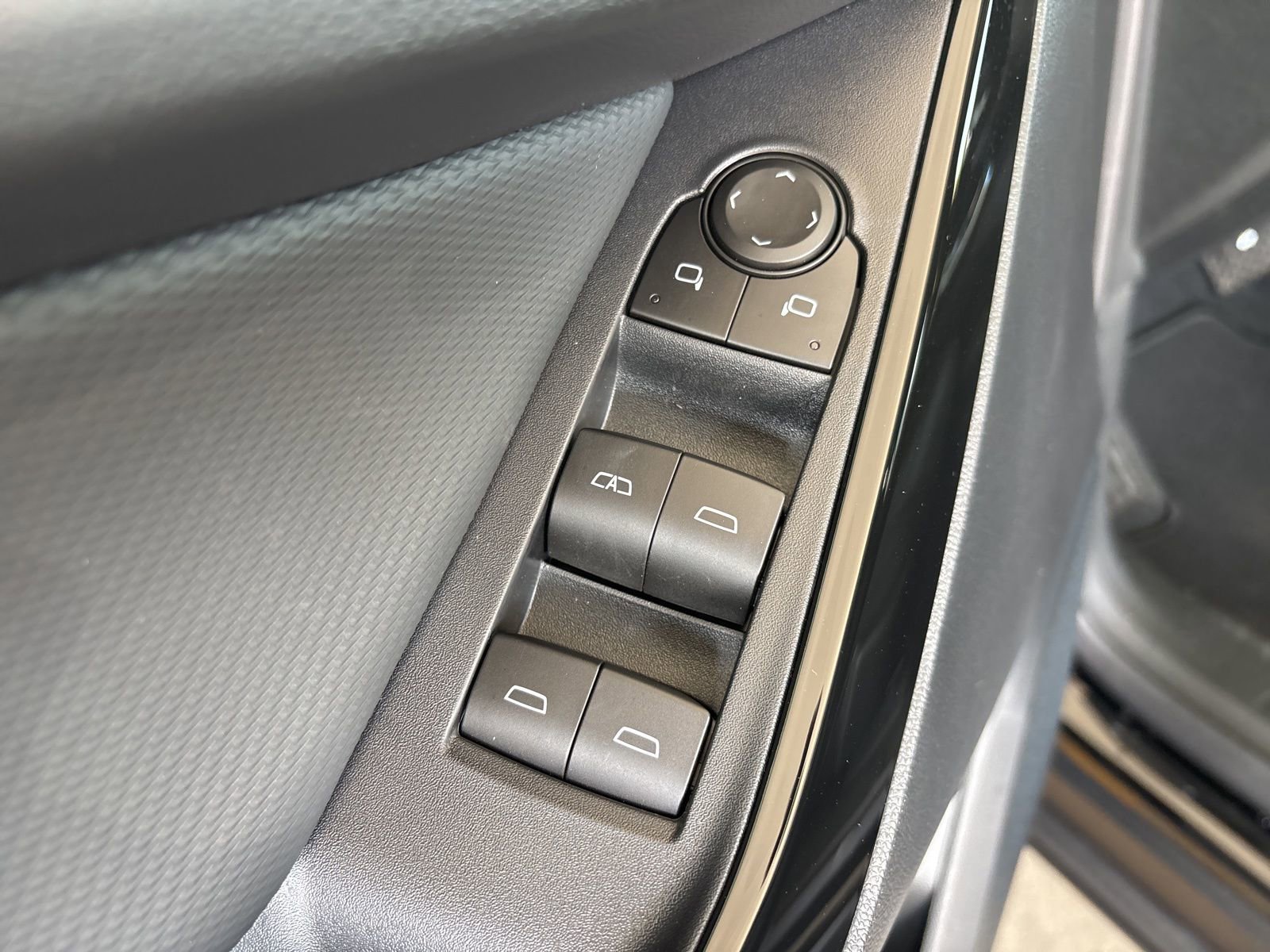 New 2026 Chevrolet Equinox LT w/ Midnight Edition image 11