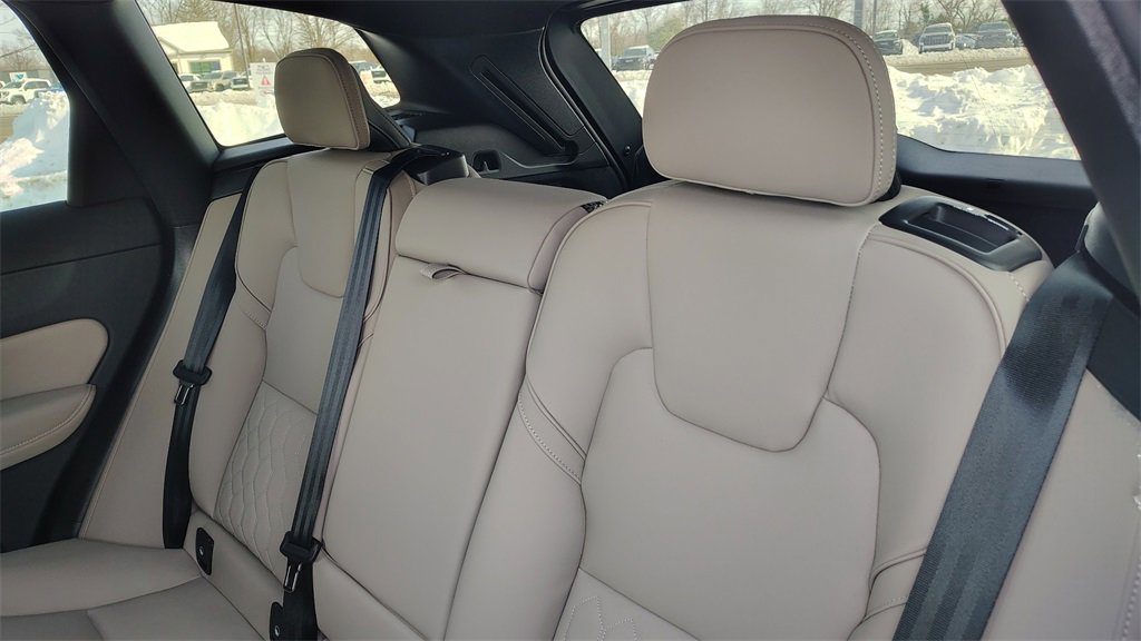 New 2026 Volvo XC60 B5 Plus w/ Climate Package image 26