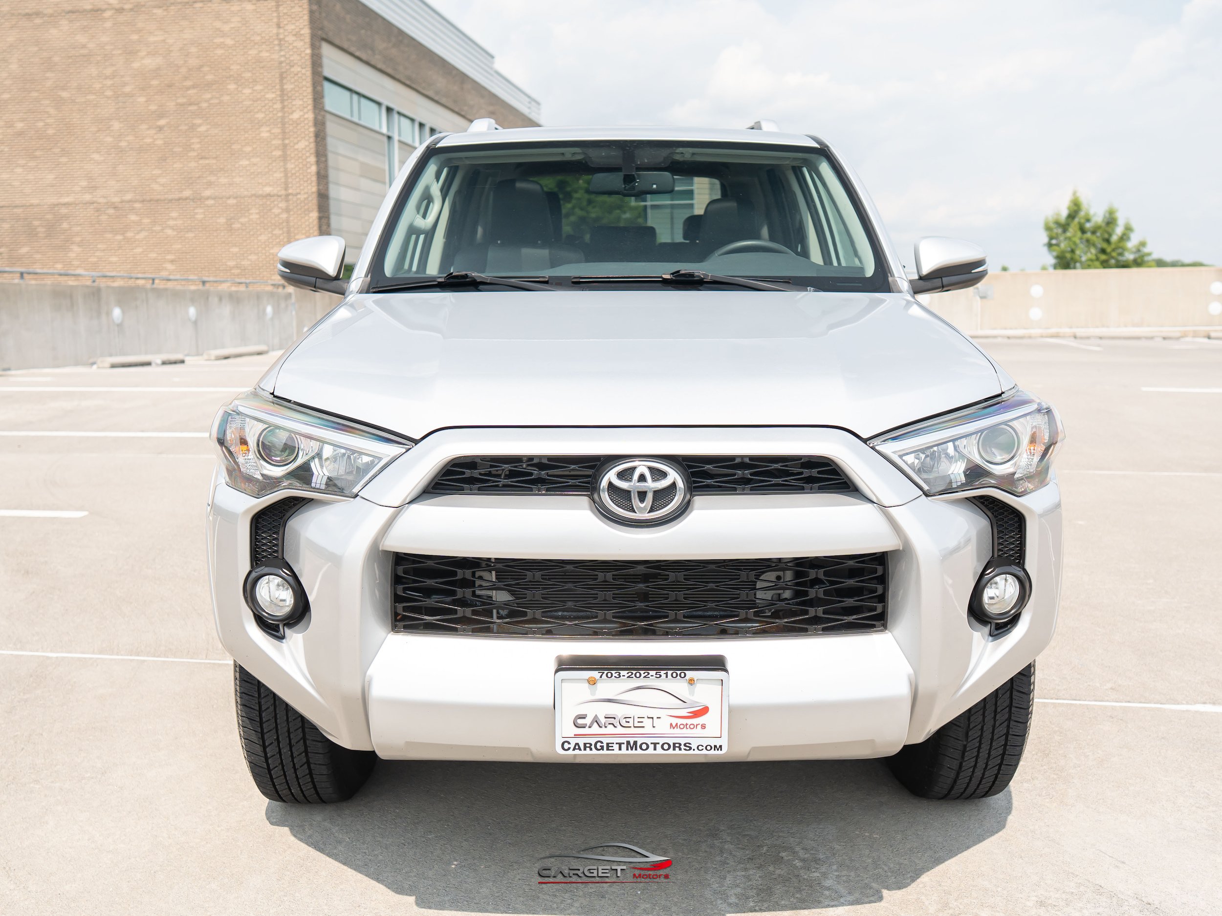 Used 2016 Toyota 4Runner SR5 Premium AWD/4WD image 2