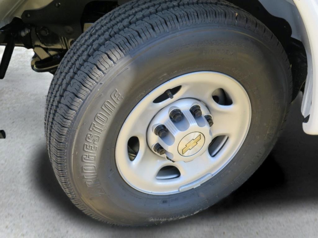 New 2026 Chevrolet Express 2500 w/ Driver Convenience Package RWD image 25