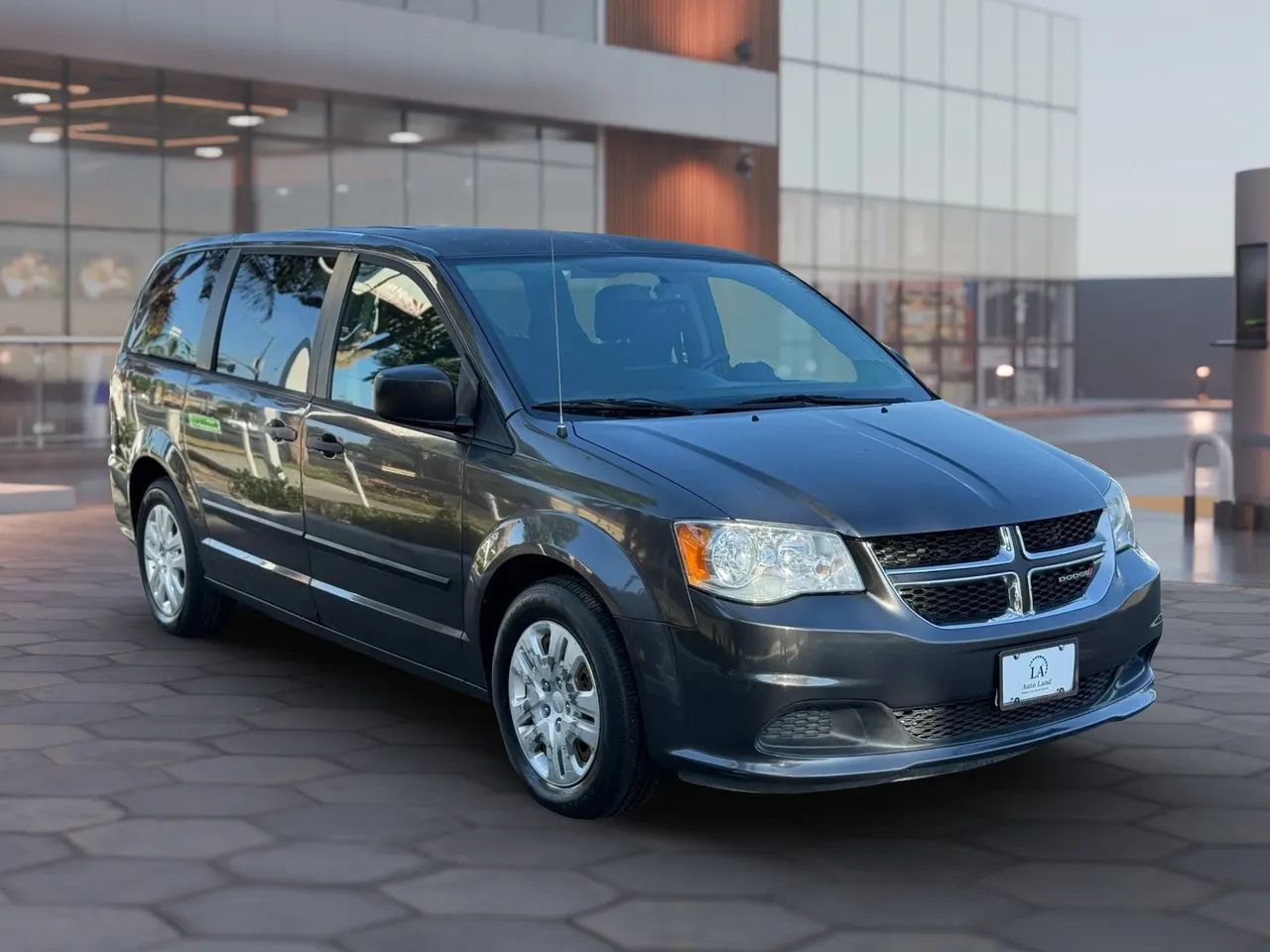 Used 2015 Dodge Grand Caravan American Value Package w/ UConnect Hands-Free Group FWD image 8