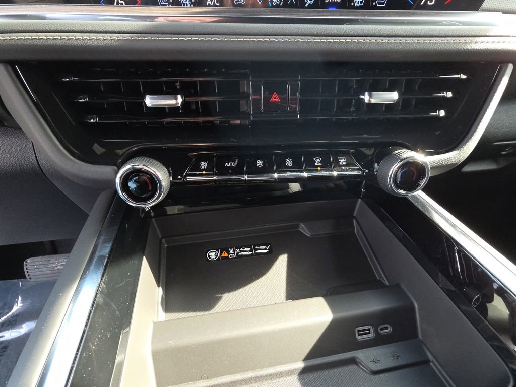 New 2026 Chevrolet Tahoe Premier w/ Sun And Tow Package AWD/4WD image 23