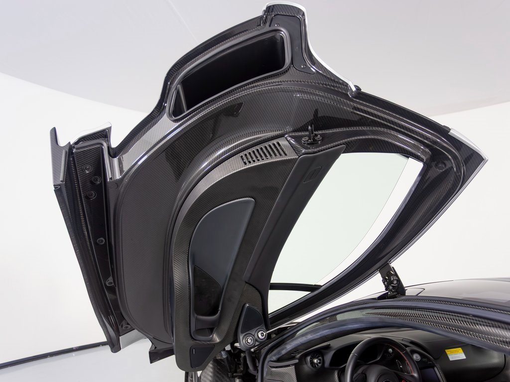 Used 2014 McLaren P1 image 11