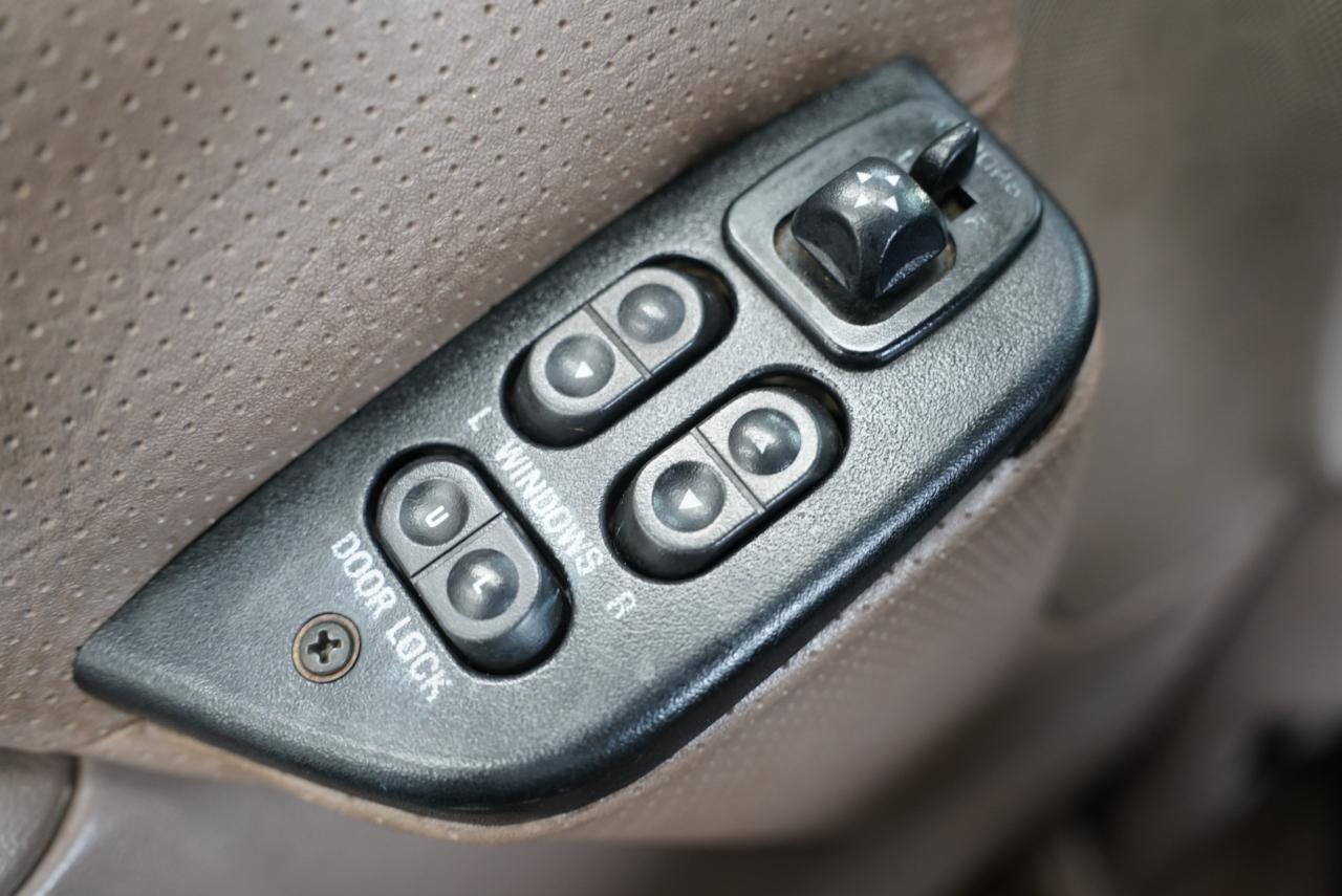 Used 1996 Ford Bronco Eddie Bauer AWD/4WD image 23