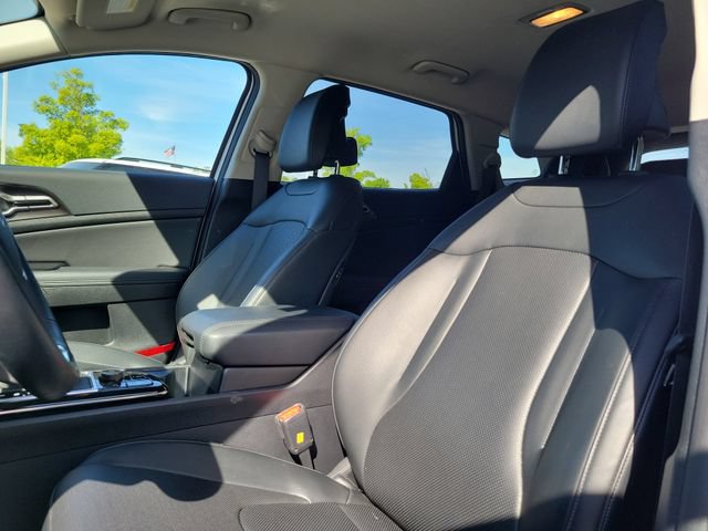 Certified 2025 Kia Sportage EX FWD image 12