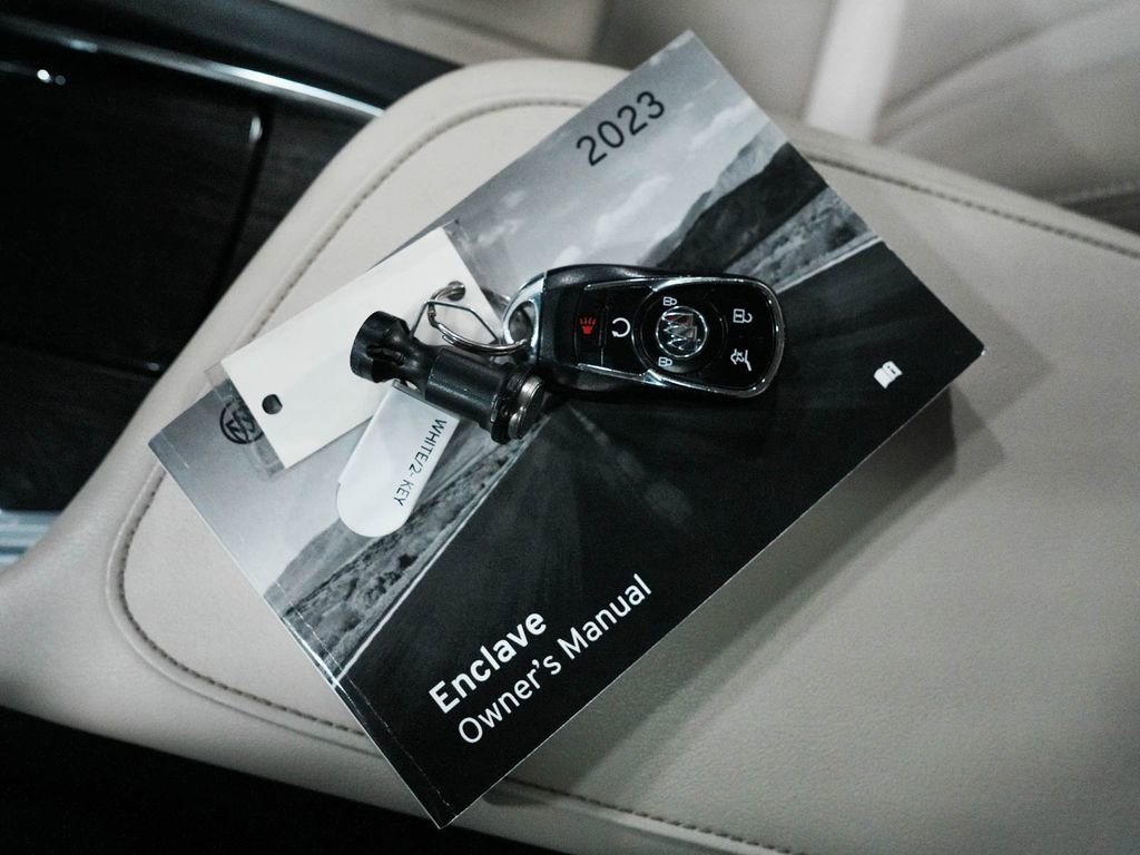 Used 2023 Buick Enclave Essence w/ Experience Buick Package image 21