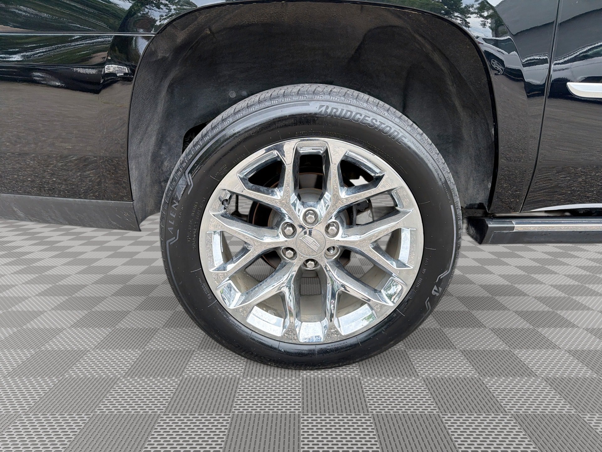 Used 2019 Cadillac Escalade ESV Premium Luxury RWD image 30