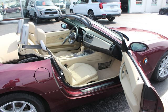 Used 2004 BMW Z4 2.5i RWD image 5