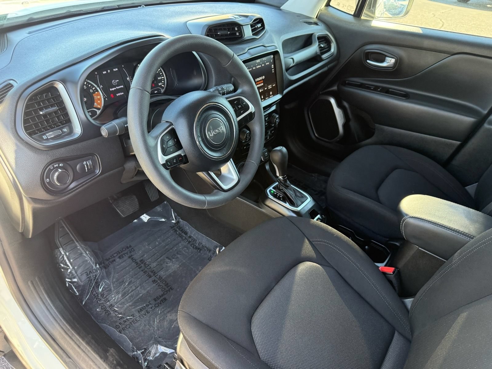 Used 2023 Jeep Renegade Latitude AWD/4WD image 12