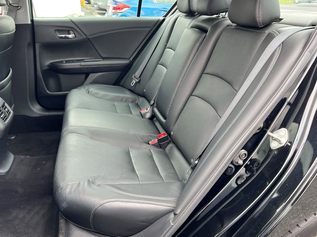 Used 2017 Honda Accord Touring image 19