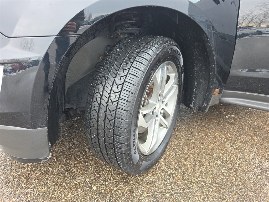 Used 2016 Chevrolet Equinox LTZ w/ Enhanced Convenience Package image 32