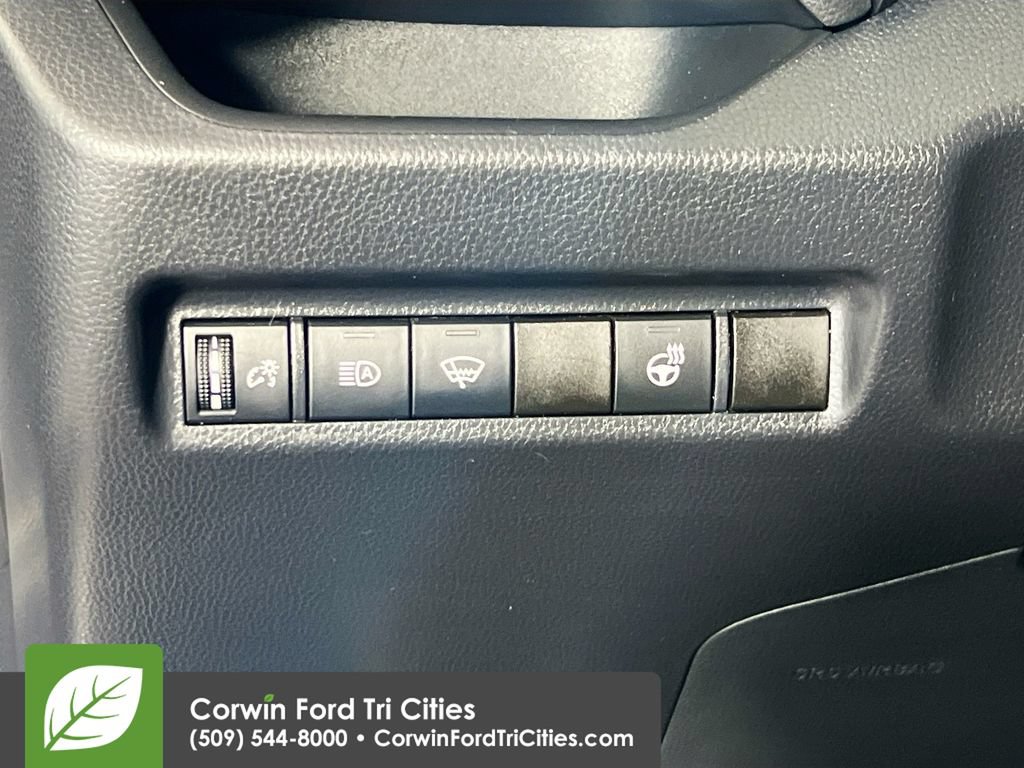 Used 2020 Toyota RAV4 XLE w/ XLE Grade Weather Package AWD/4WD image 19