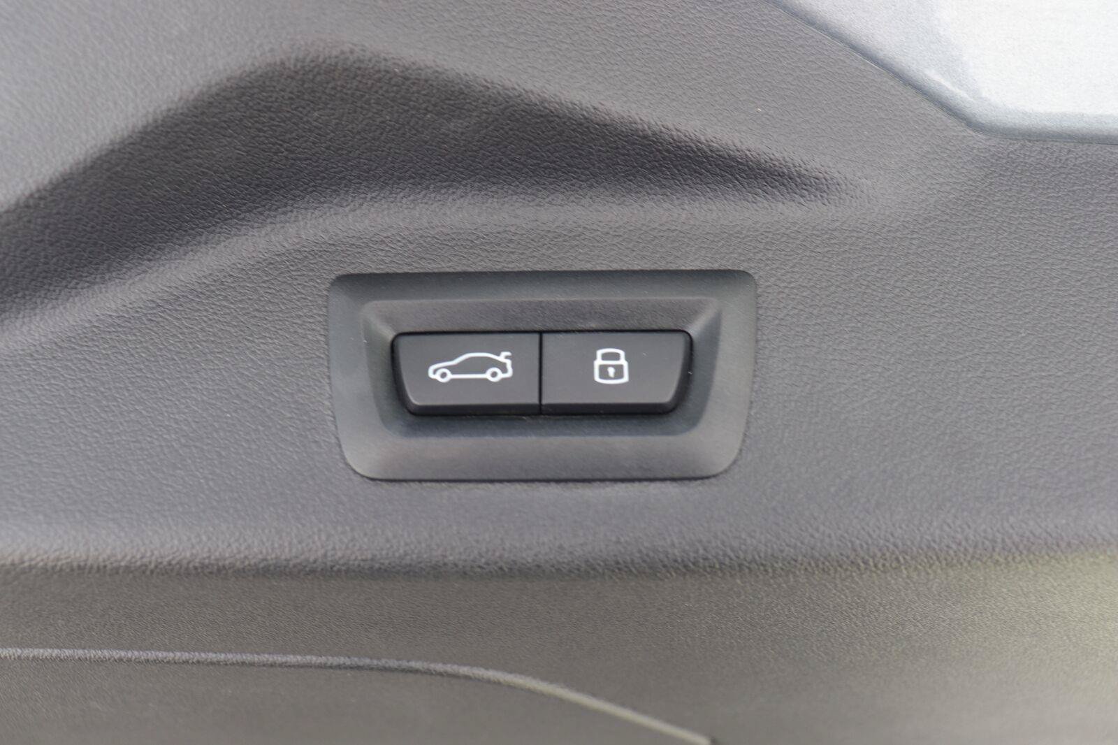 Used 2025 BMW X7 xDrive40i w/ Premium Package AWD/4WD image 19