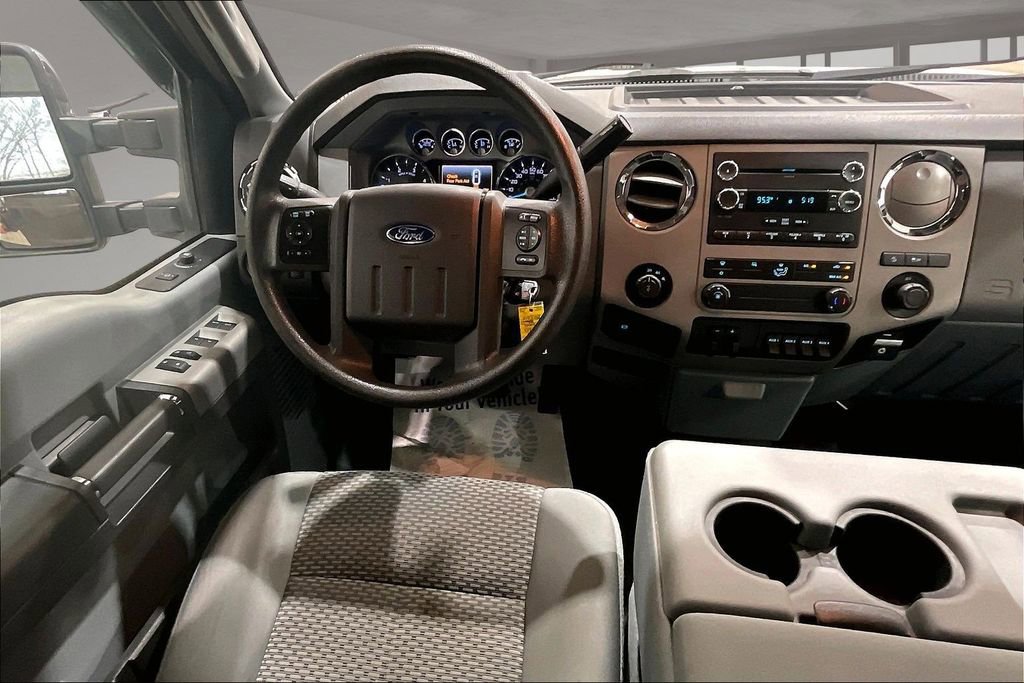 Used 2015 Ford F350 XLT w/ XLT Premium Package image 5