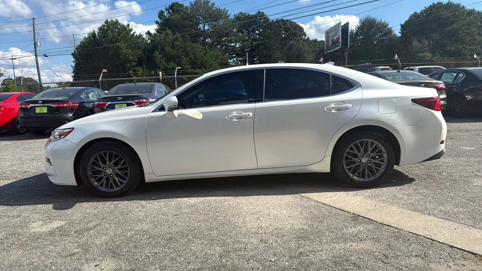 Used 2018 Lexus ES 350 w/ Navigation System Package FWD image 4