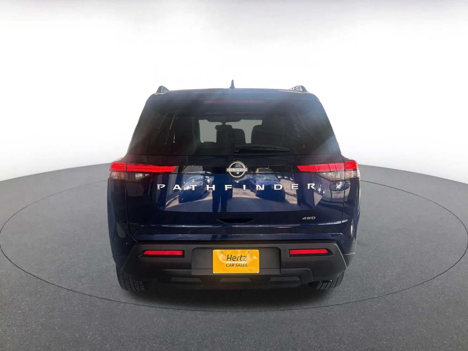 Used 2025 Nissan Pathfinder SV AWD/4WD image 17