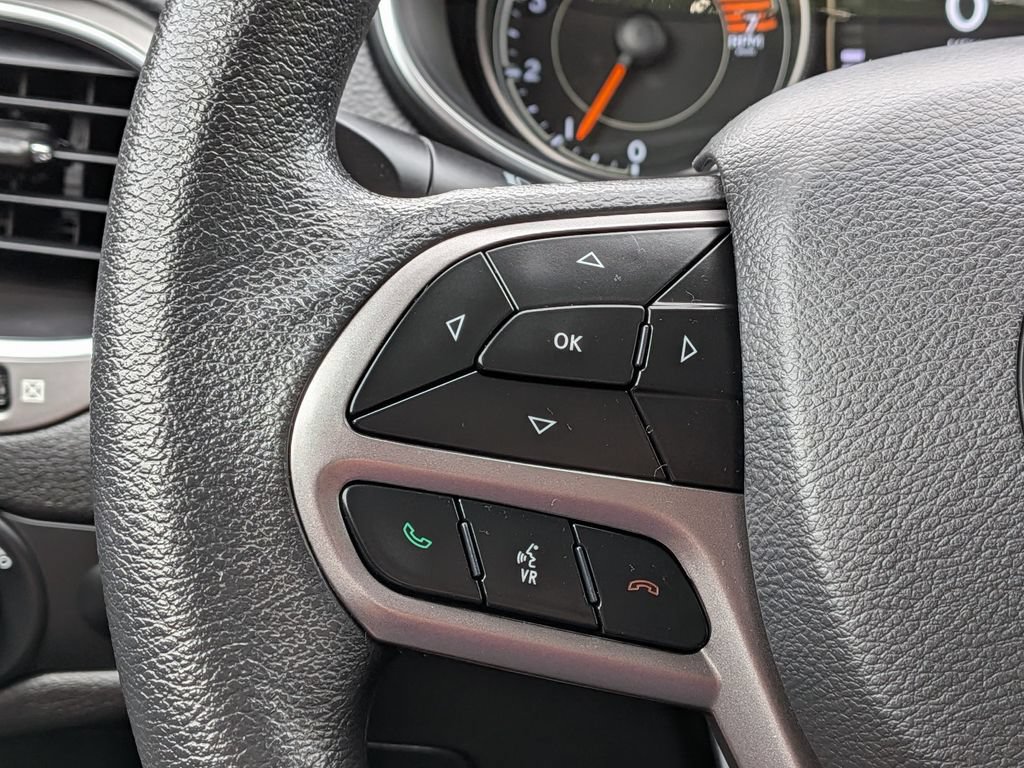Used 2019 Jeep Cherokee Latitude w/ Popular Appearance Group FWD image 20