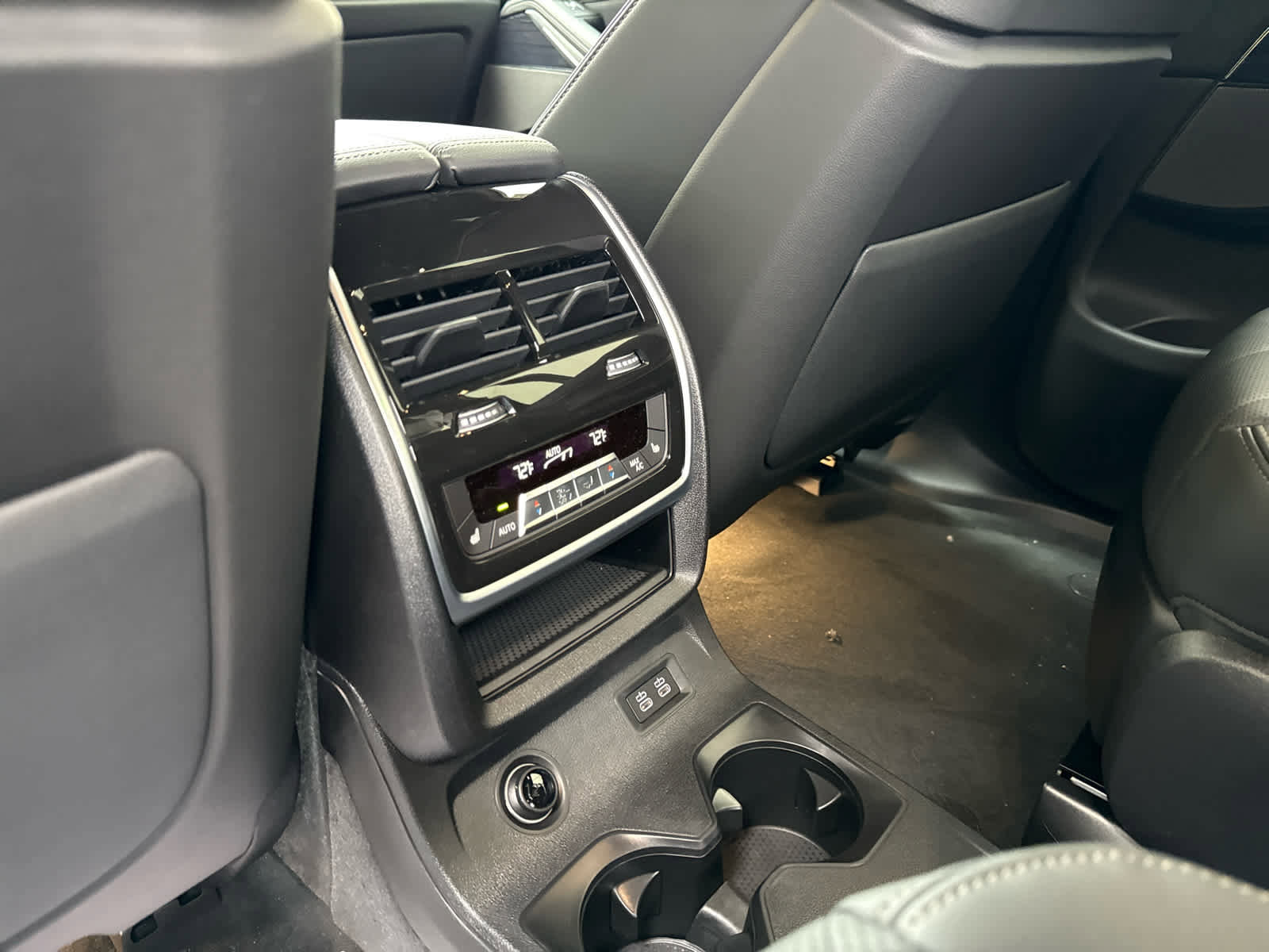 New 2026 BMW X7 xDrive40i w/ M Sport Package image 17