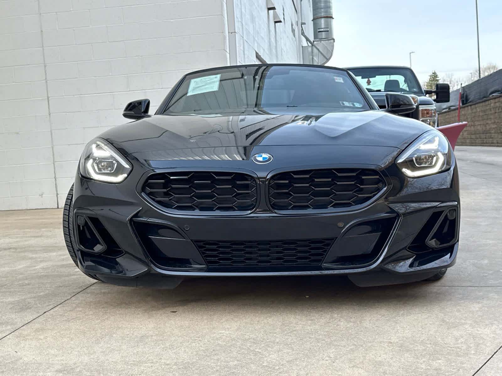 Certified 2024 BMW Z4 M40i w/ Premium Package image 2