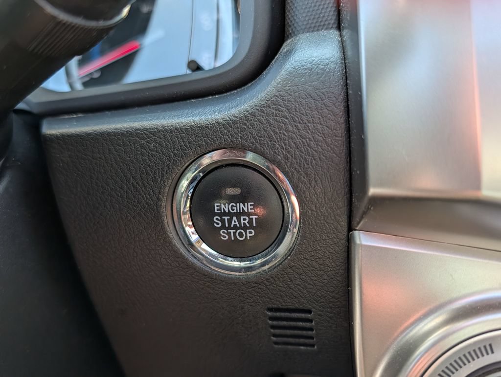 Used 2015 Toyota 4Runner Limited AWD/4WD image 22