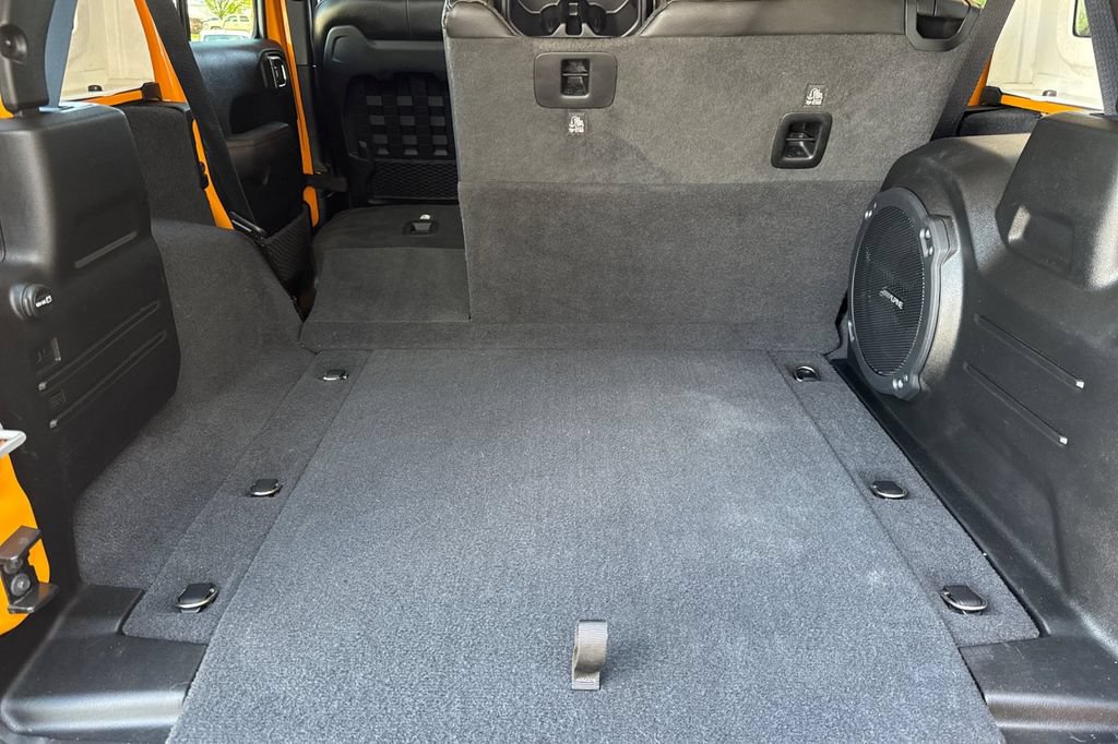 Used 2021 Jeep Wrangler Unlimited Rubicon AWD/4WD image 15